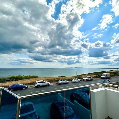 Seaside Panorama Retreat: Beachfront Comfort for Four Bournemouth Exterior photo